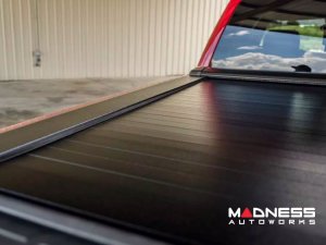 Chevrolet Silverado Bed Cover - Switchblade - Pace Edwards - 5ft 8in Bed Chevrolet Silverado Bed Cover - Switchblade - Pace Edwards - 5ft 8in Bed